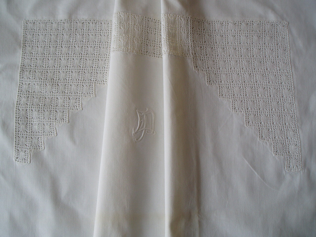 Taie d'oreiller avec Monogramme et Dentelle