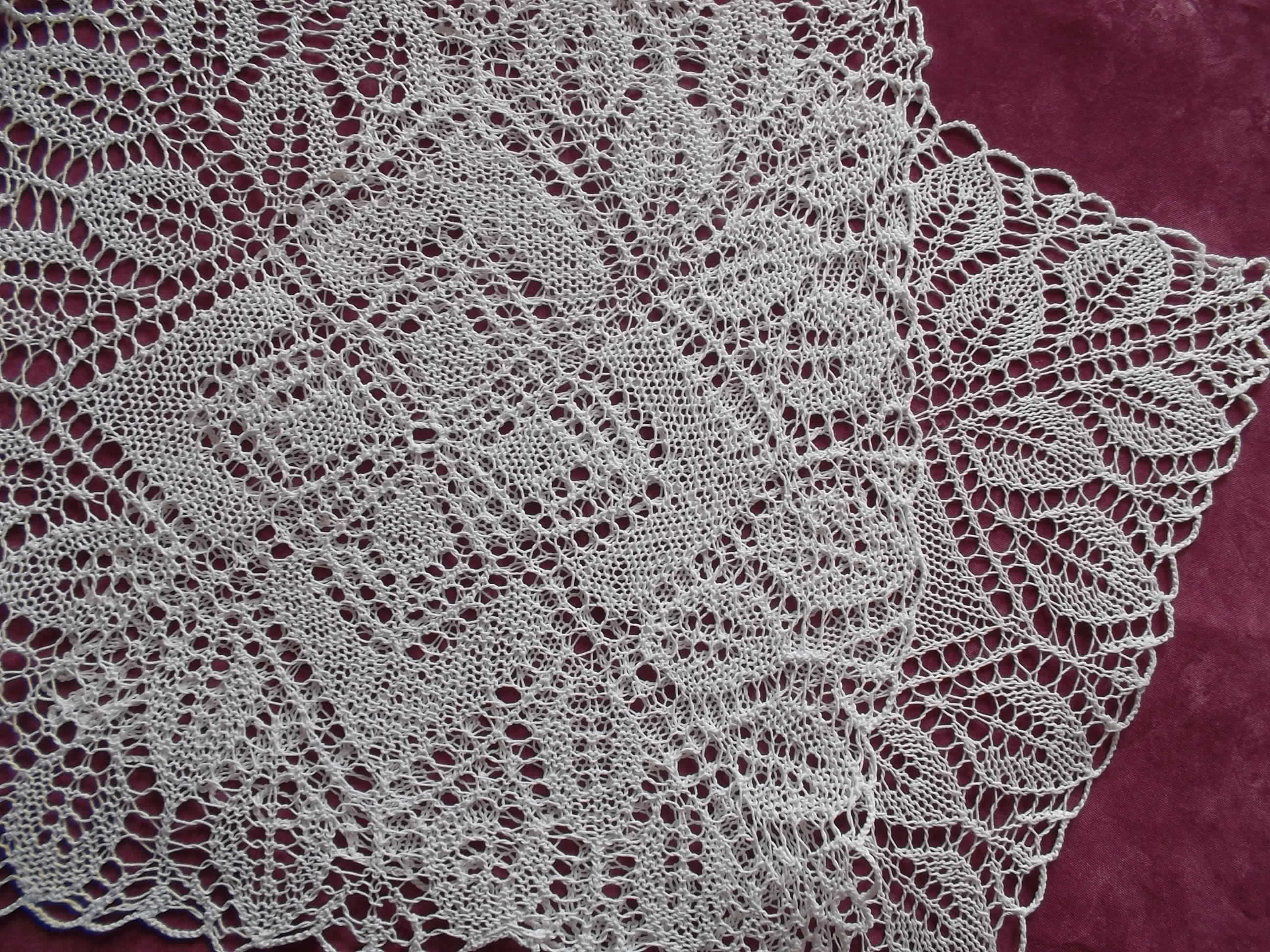 2 Napperons Tout en Tricot d'art Aux Aiguilles