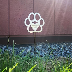 Metal Pet Memorial Stake - Pet Memorial - Cat Memorial Stake - Dog Memorial - Metal Pawprint Yard Stake - Personalized Pawprint - Paw Marker