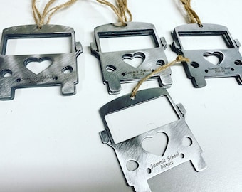 Metalowa ozdoba na autobus szkolny - Metalowy autobus szkolny - Ozdoba na autobus szkolny - Prezent dla kierowcy autobusu - Prezent dla kierowcy autobusu szkolnego - Spersonalizowany prezent na Boże Narodzenie