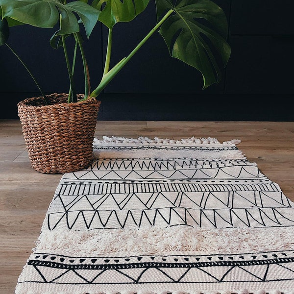 Minimal Geometric Boho Rug Carpet Floor Mat Tassels Indoor Kitchen Moroccan Bohemian Bath Living Room Bed Black White Tufted Cotton Woven