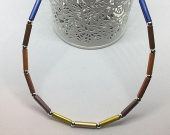 Filigrane Halskette aus Kaffeekapseln bunt dezent