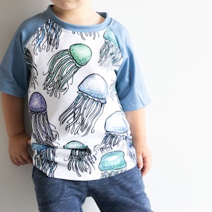 ON SALE Unisex Jellyfish Raglan T-Shirt image 1