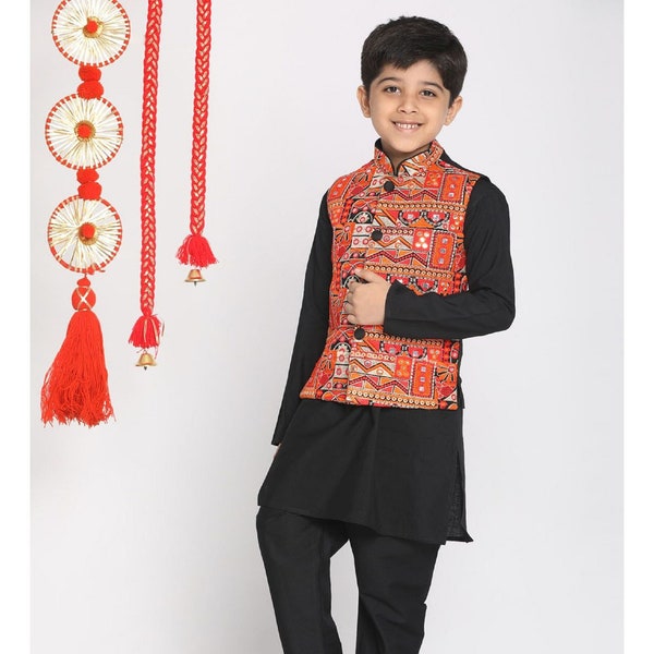 Pyjama Kurta noir orange pour garçons avec veste Nehru brodée | Ensemble de pyjama Pour enfants Kurta | Kurta Pyjama & Modi Veste