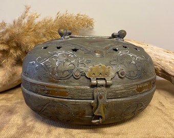 1900 年代初頭のアンティーク エンボス加工 トルコ銅製 丸型地球儀 コンテナ / アンティーク 収納ボックス / 小物入れ