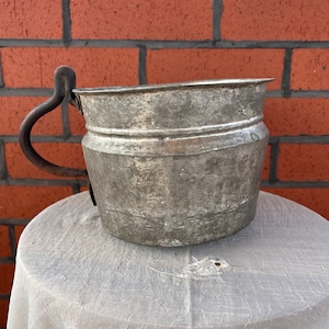 Decorative Copper Bucket / Witches’ Cauldron / Rustic Hammered Copper Cauldron with Handle / Planter Pot / Primitive Kitchen Decor