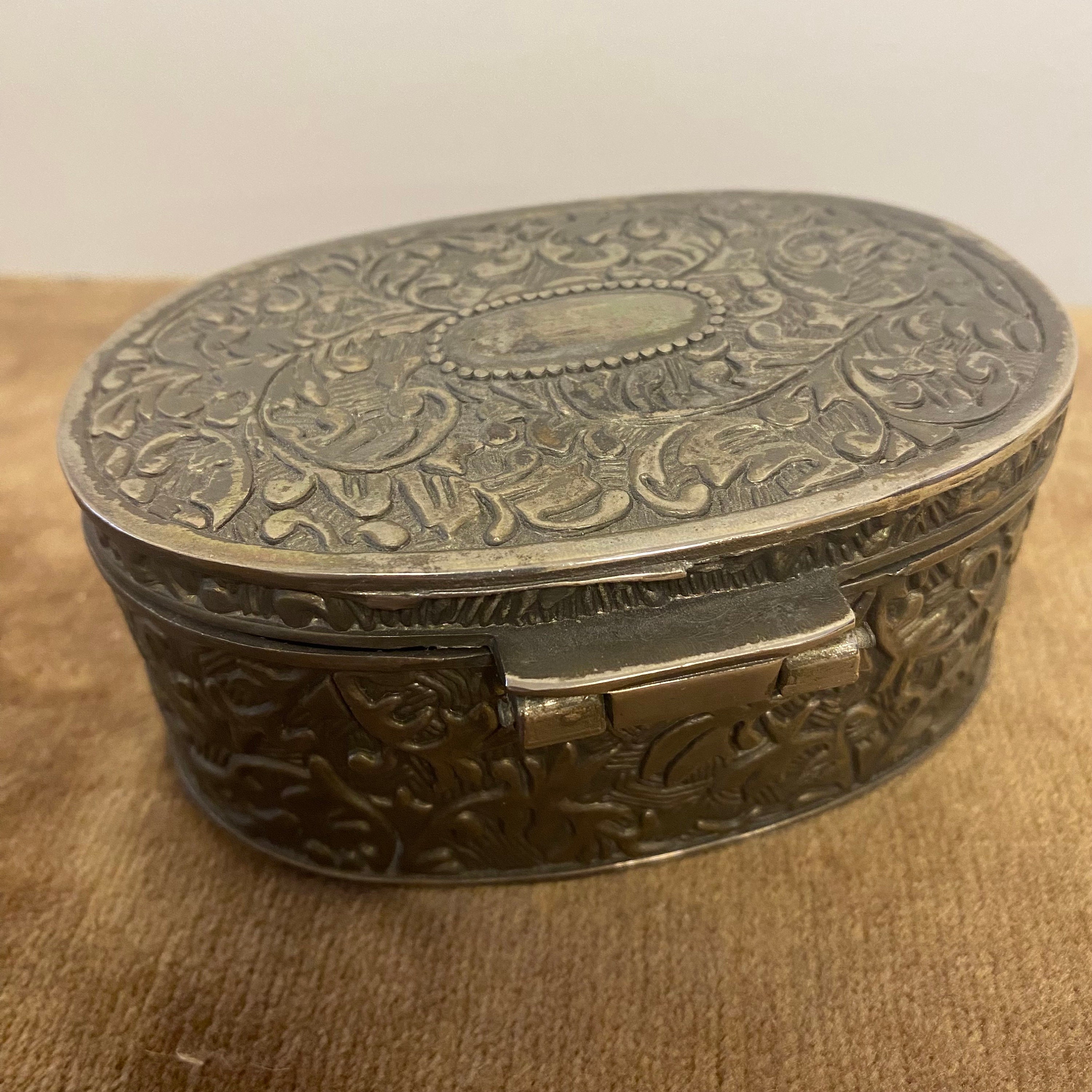 1980 年代のヴィンテージ シルバー ジュエリー ボックス / 小物入れ