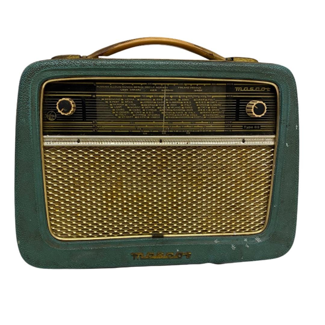 Vintage 1961 Mascot Type 612 Radio, Antique Non-working Tube Radio