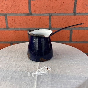 1980s Vintage Pop-art Enameled Navy Blue Turkish Coffee Pot, Enameled Greek Coffee Pot , Vintage Kitchen Utensils, Retro Enameled Coffee Pot