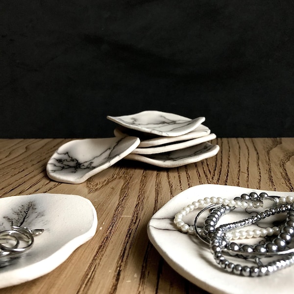 Black and white raku jewelry storage dishes | decorated with horsehair or feathers| wedding favors