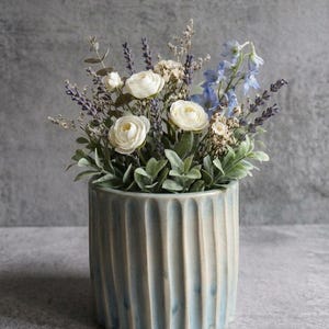 Vaso in ceramica per piante bianco e celeste/ sottovaso intagliato a righe in gres 10 cm