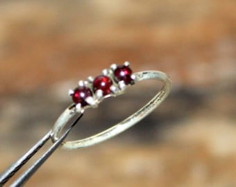 Red Garnet Three Stone Ring – Sterling Silver Prong Setting Gemstone Birthstone