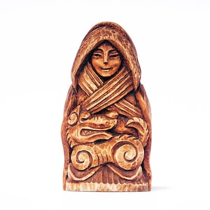Skadi statuette fait main à partir de Linden. Original sculpté à la main statuette de Skadi. Déesse Skadi/déesse Freyja/statue d’Odin/Odin Dieu