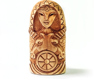Sunna goddess statuette made from Linden. Sunna /  Norse mythology gods / Sól goddess / Sun statuette 13 cm tall
