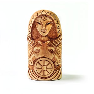 Sunna goddess statuette made from Linden. Sunna /  Norse mythology gods / Sól goddess / Sun statuette 13 cm tall