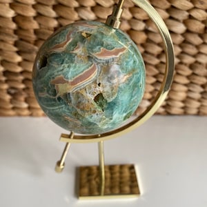 Tellurium sphere stand