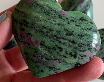 Corazón de Zoisita Rubí