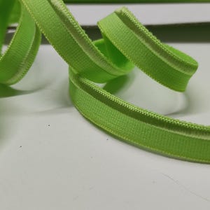 1m elastische Paspel, Jerseypaspel kiwi grün,  10mm breit Wäschespitze Gummi
