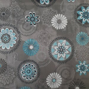 Tela tejida Isabella flores gris de wilmington petrol