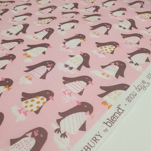 50 cm Cotton Penguins Blend Fabric Snow Days pink white