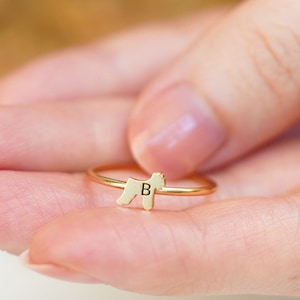 Anillo personalizado para perros y gatos • Joyas de animales familiares • Anillo de mascota con inicial de dúo • Anillo de cachorro con letra de animal personalizado • Anillo conmemorativo para amantes de las mascotas