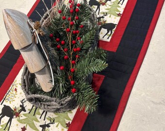 Modern Quilted Christmas Reindeer Table Runner: Dinning, Island Runner 18.5x 65”