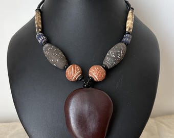 Terracotta bead necklace with an Entada seed bead | African handcrafted jewelry | Gift for women / Ethnic jewelry