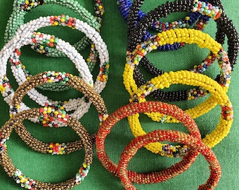 Tubular African bracelet in the Zulu and Maasai tribal tradition, made of seed beads / Ethnic African jewelry / Ethnic bracelet