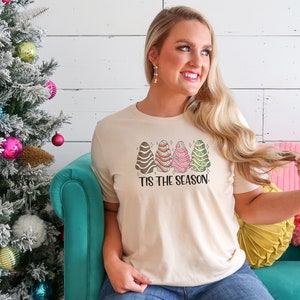 Tis The Season Snack Cake- Christmas Tree - Holiday - Classic Snack - Seasonal Wear-Bella Canvas t-shirt - Soft tees -Unisex t-shirt