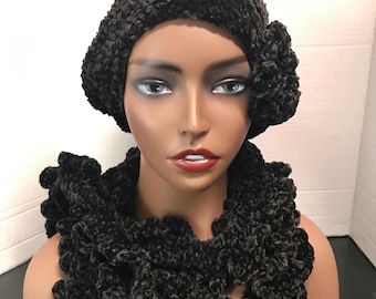 Conjunto de gorro y bufanda de terciopelo negro hecho a mano, estilo vintage, elegante y formal, con detalle de rosa negra, gorros de crochet con forro.