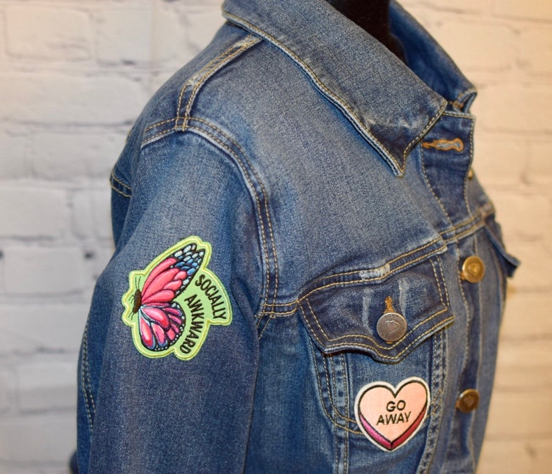 Women/'s Jean Jacket with Patches Women/'s Denim Jacket with Patches