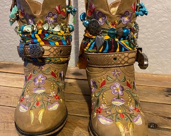 Ladies hand embellished customised cowgirl festival boots uk size 6. US size 8