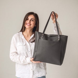 Personalisierte Ledertasche für Frauen • Alltagslederhandtasche • Lederschultertasche • Ledertasche mit Reißverschluss • Kundenspezifische Ledergeldbörse