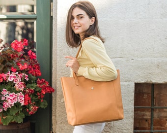 Handmade Cowhide Leather Tote Bag: Zipper Pocket, Shoulder Strap