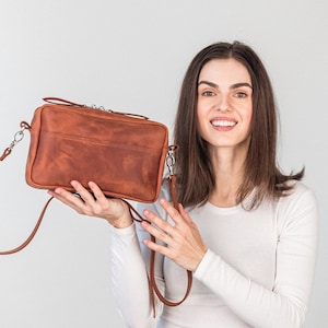 Echtleder Umhängetasche | Handgefertigte Leder Umhängetasche | Ledertasche mit Gravur | Handgefertigte Leder Crossbody Reisetasche