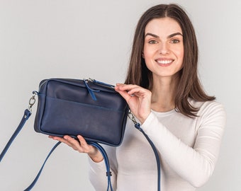 Handmade Leather Crossbody Bag: Adjustable Shoulder Strap