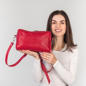 Handgefertigte Umhängetasche aus echtem Leder | Handgefertigte Leder Umhängetasche | Leder Umhängetasche mit Taschen und Reißverschluss | Reisetasche