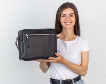 Handmade Pebbled Leather Crossbody Bag: Everyday Zipper Pocket Bag