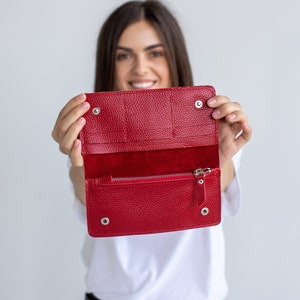 Regalo de San Valentín para su billetera delgada roja de cuero Billetera larga de cuero Billetera de cuero guijarro Regalo personalizado de grabado de billetera de San Valentín