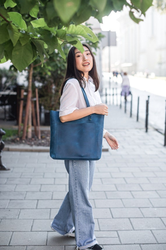 35 Best Tote Bags for Travel: Luxurious, Sustainable, and Versatile Picks  Our Editors Love