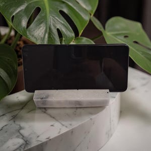Resin Decorated Phone Stand
