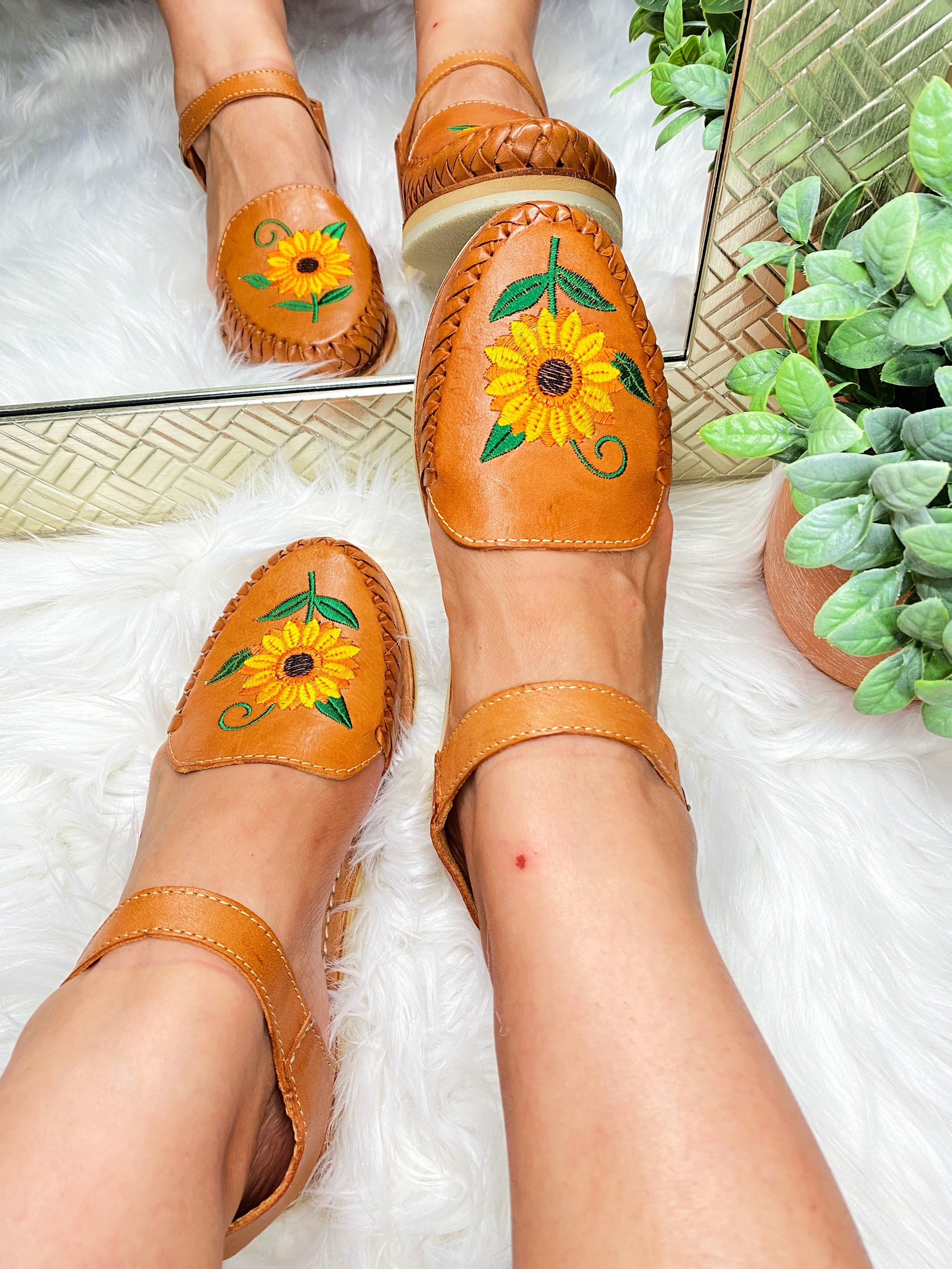 huaraches with sunflower