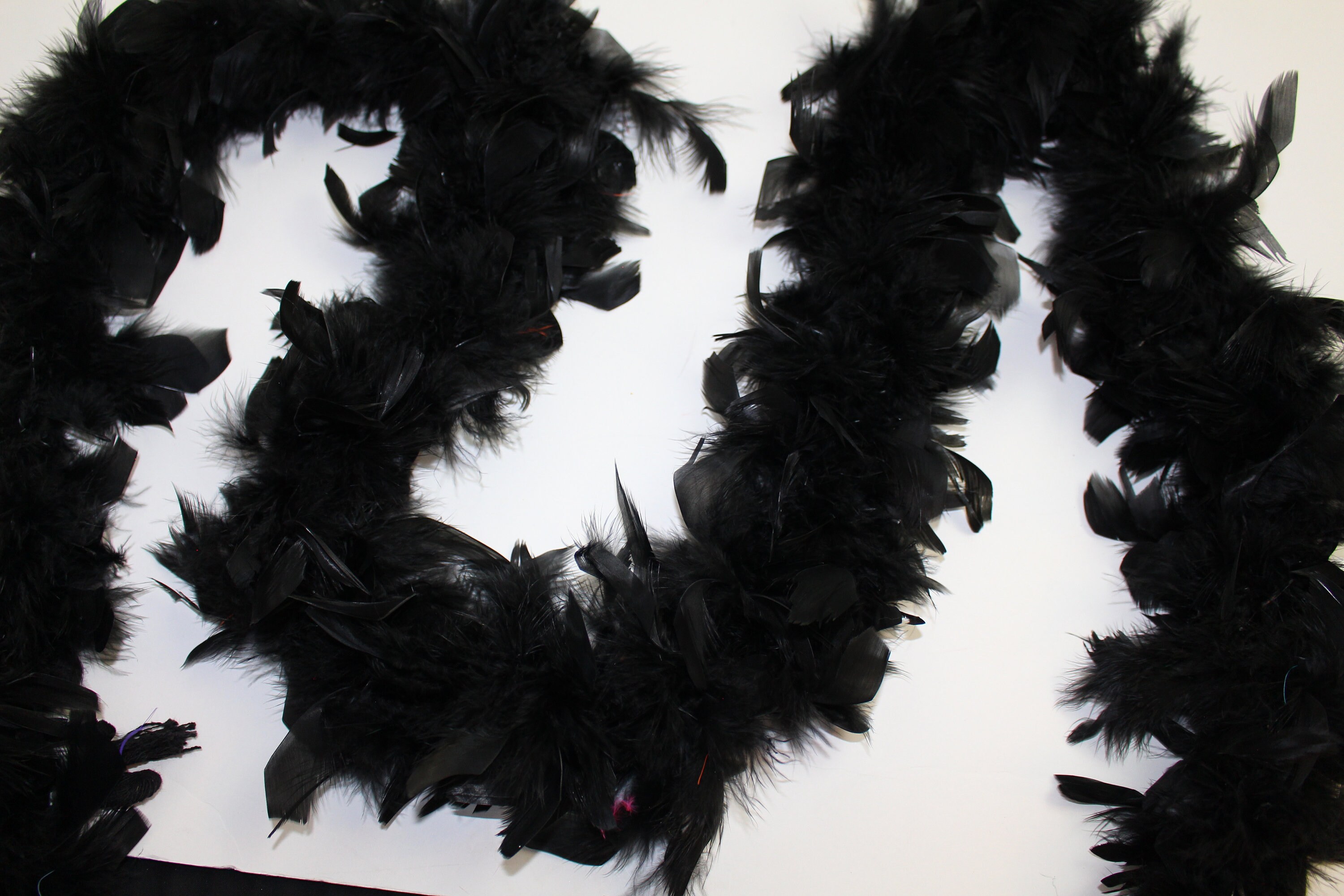 50 plumas negras de 10 a 12 pulgadas de largo, hermosas plumas para  manualidades (10.2-12.2 in), pluma de ganso natural bilateral de gran  tamaño, para