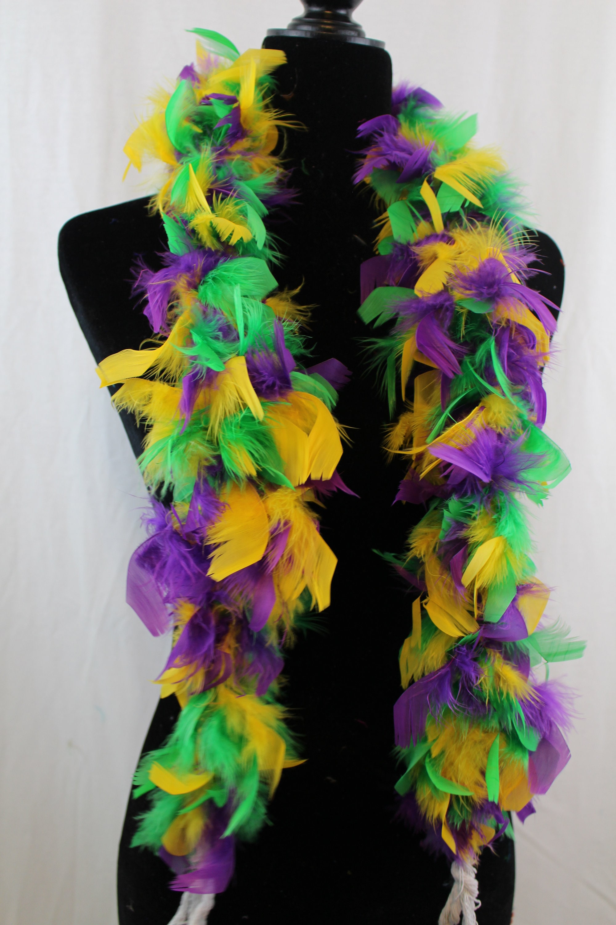 Guirlande Blanche Plume Boa En Plumes De Dinde 120cm - Blanc Pour  Déguisements, Mariages Et Fêtes Boa Plume Ivoire