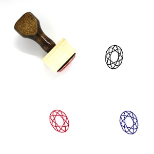Puede incluir: Un sello de goma de madera con un contorno negro de un diamante en la almohadilla del sello. Hay otras tres imágenes del diamante en diferentes colores: negro, rojo y azul.