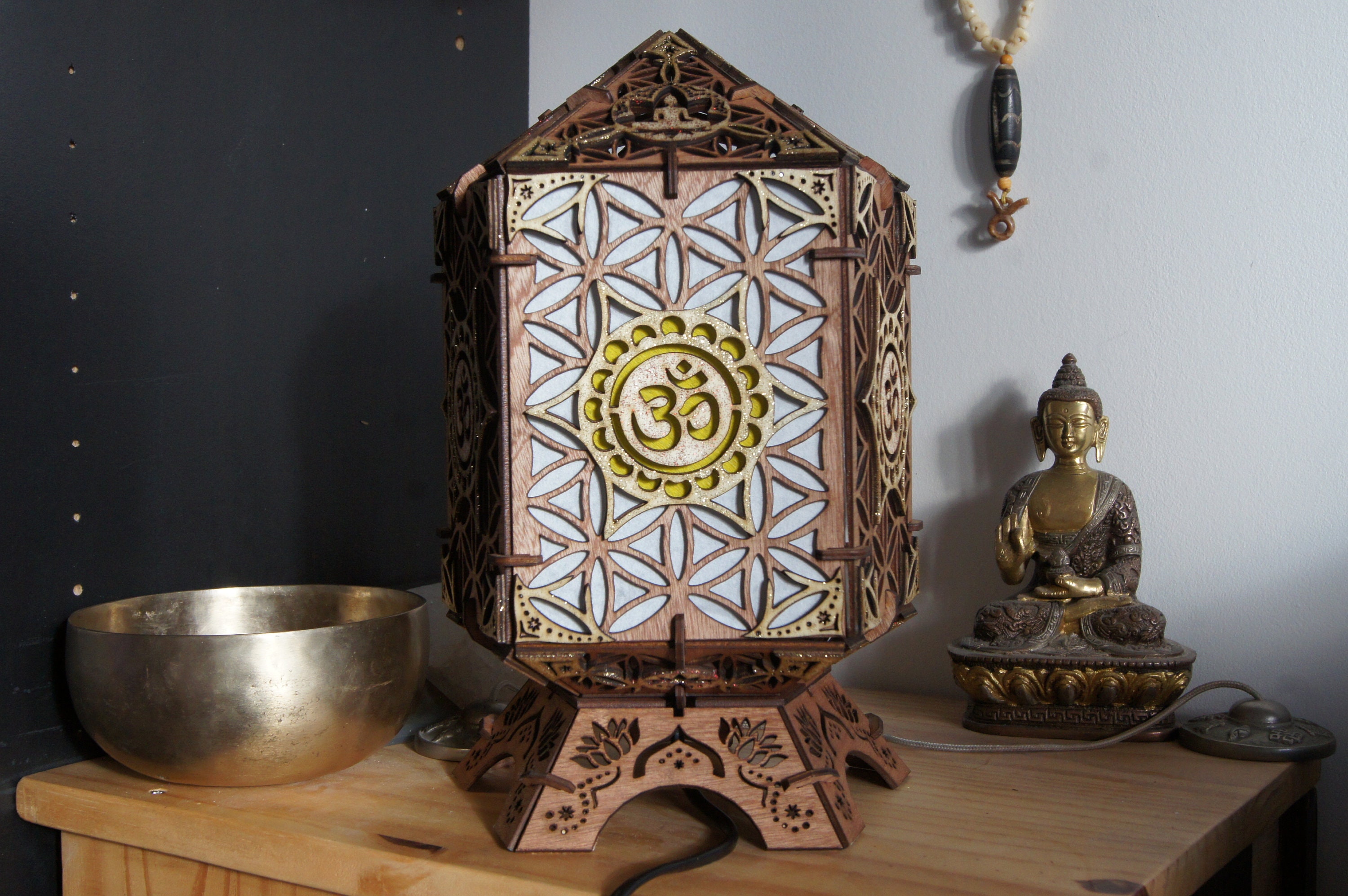 Lampe en Bois, Décoration Zen, Ohm, Bouddha. Lampe de Chevet, Salon ou Chambre.