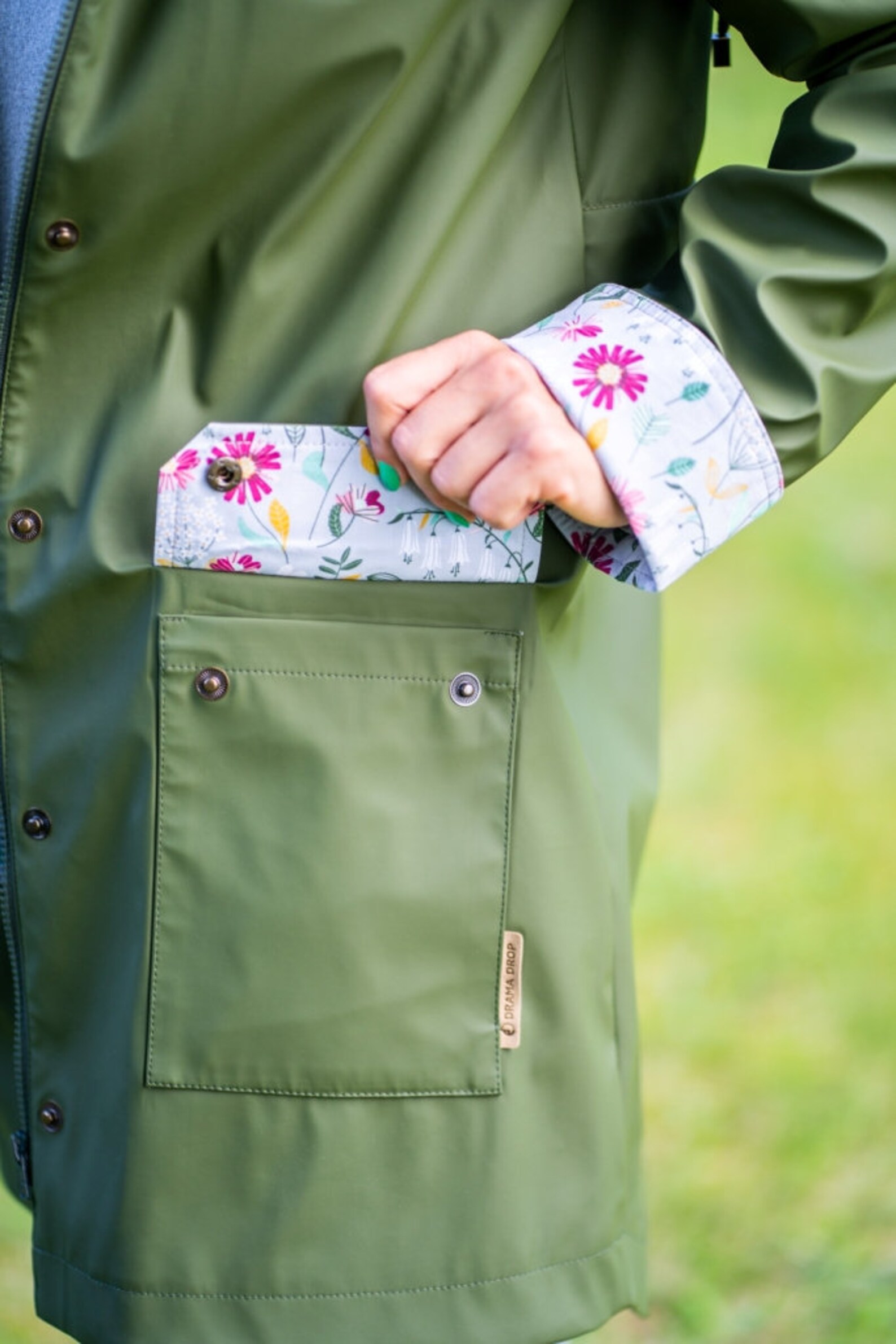 Olive Green Raincoat Waterproof Windproof Hooded Women's Coat With Long