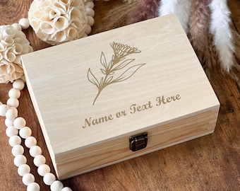 Scatola ricordo in legno personalizzata con motivo floreale, regalo con incisione personalizzata