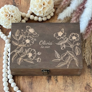 Scatola ricordo matrimonio Wild Rose: scatola ricordo in legno incisa personalizzata