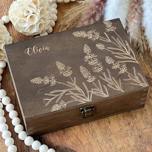 Scatola ricordo in legno personalizzata, con incisione di fiori di lavanda, regalo di nozze